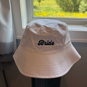 Bride bucket hat